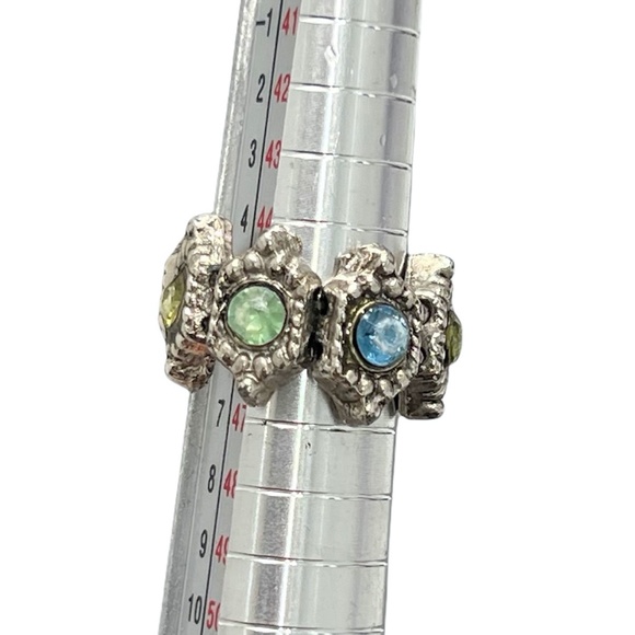 VINTAGE STRETCH RING W BLUE, GREEN & YELLOW CRYSTALS SET IN DARKENED SILVER - Picture 5 of 16